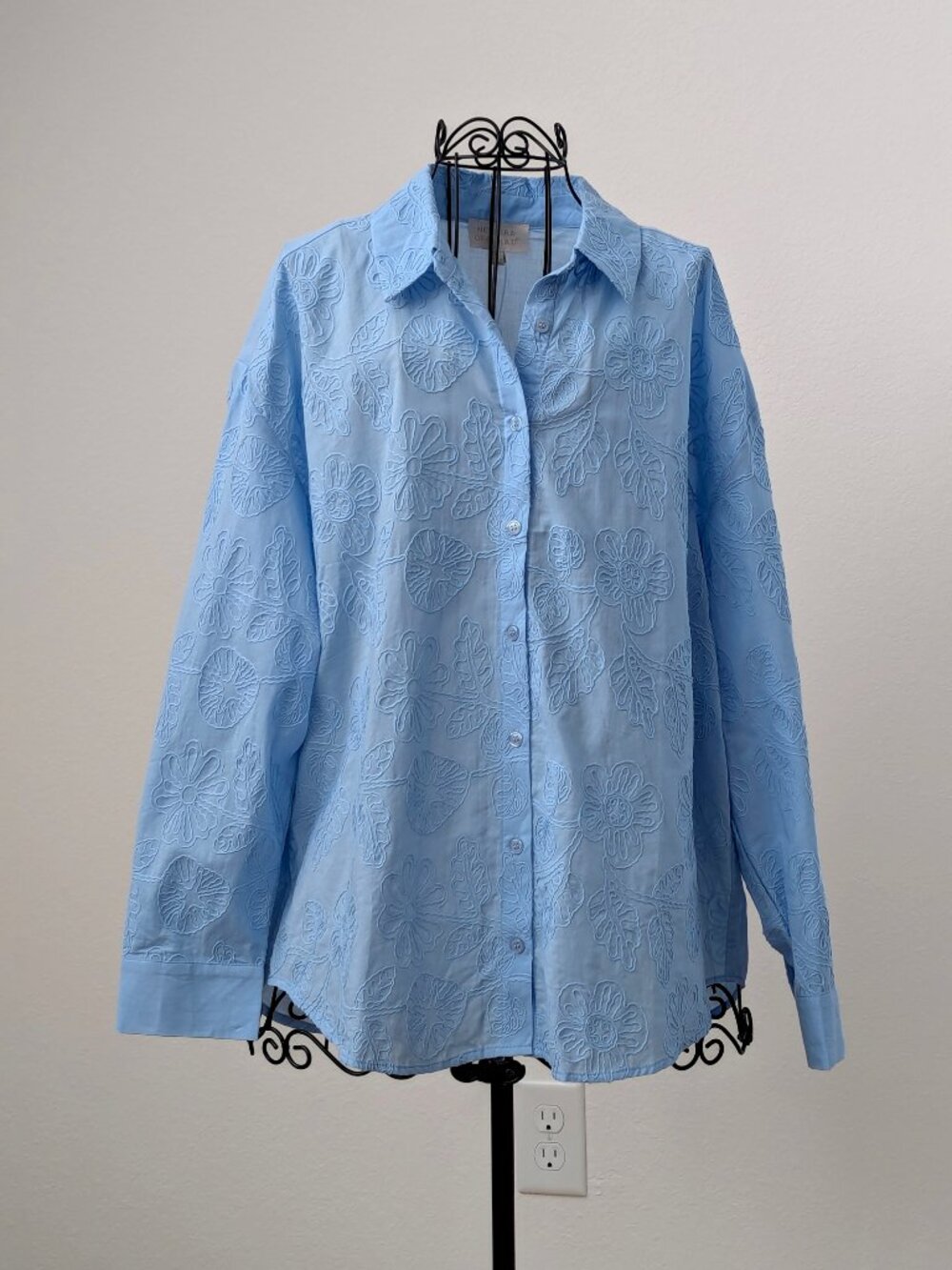 NWT Hester & Orchard Blue Embroidered Cotton Button Up Shirt M